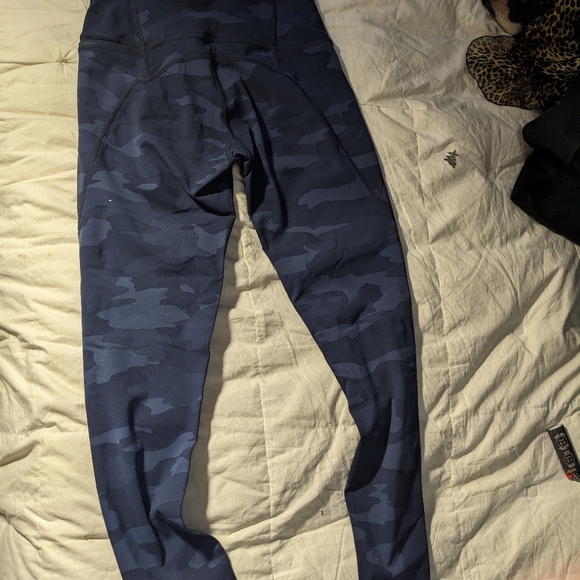 Bnwt Sweaty Betty Power legging in blue camo - Picture 3 of 5